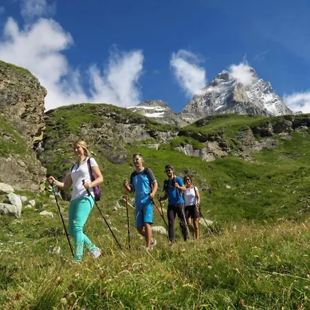 In Near Lifts شقة