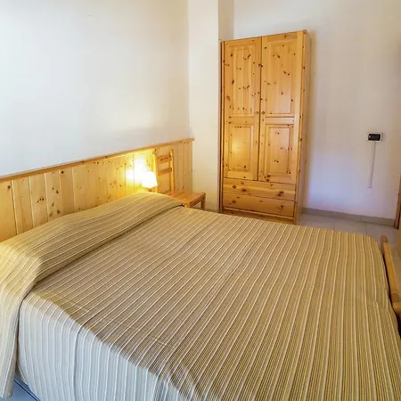 In Near Lifts شقة *