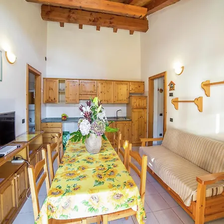 Apartment In Near Lifts