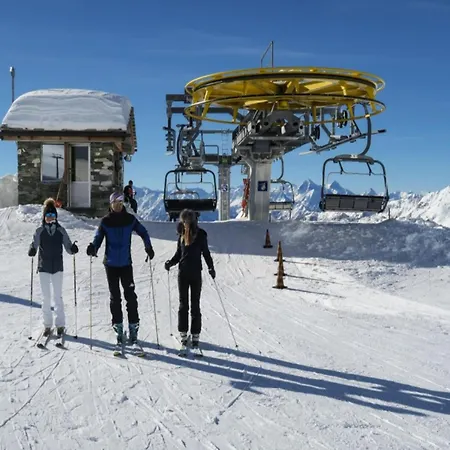 In Near Lifts 公寓